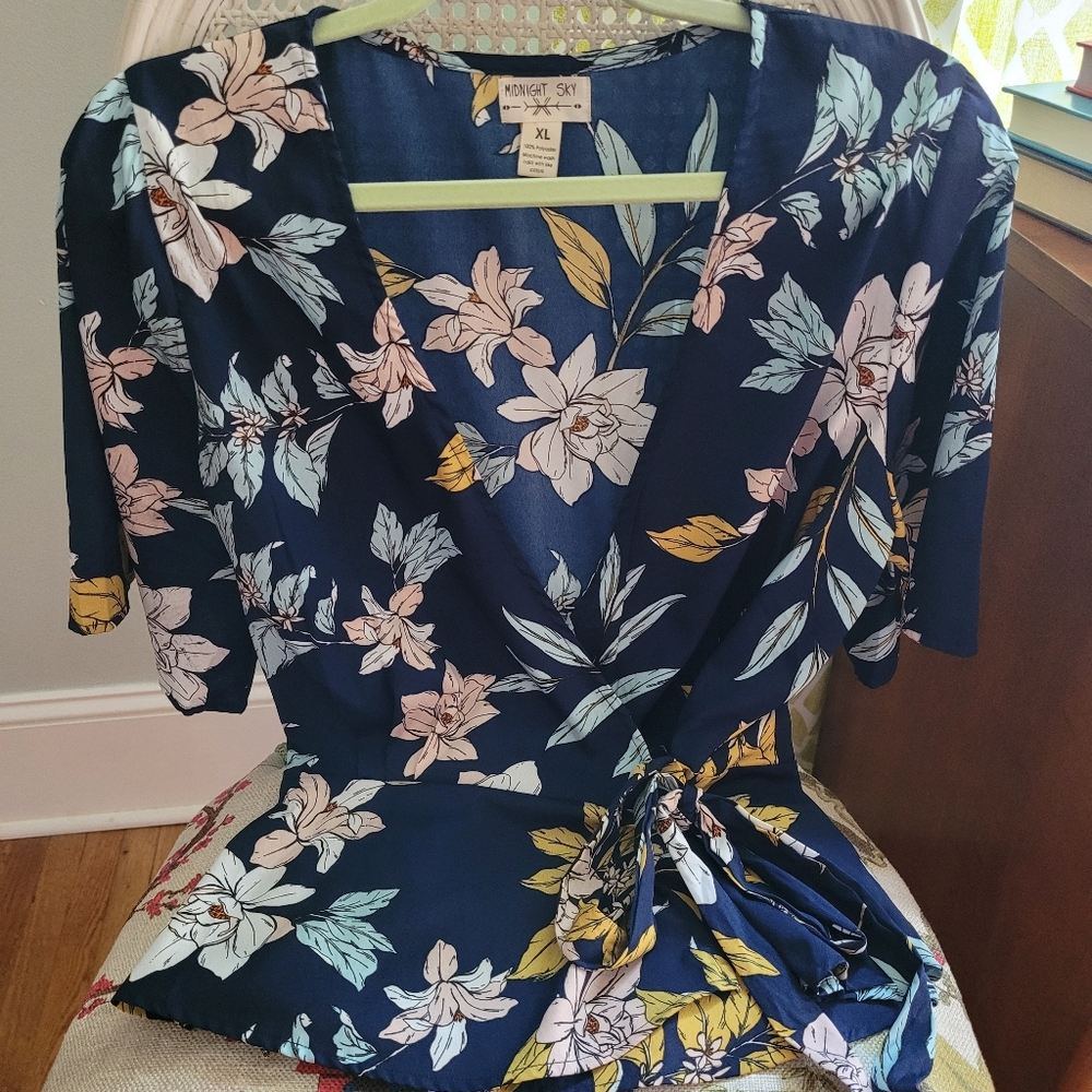 Blue floral wrap blouse XL